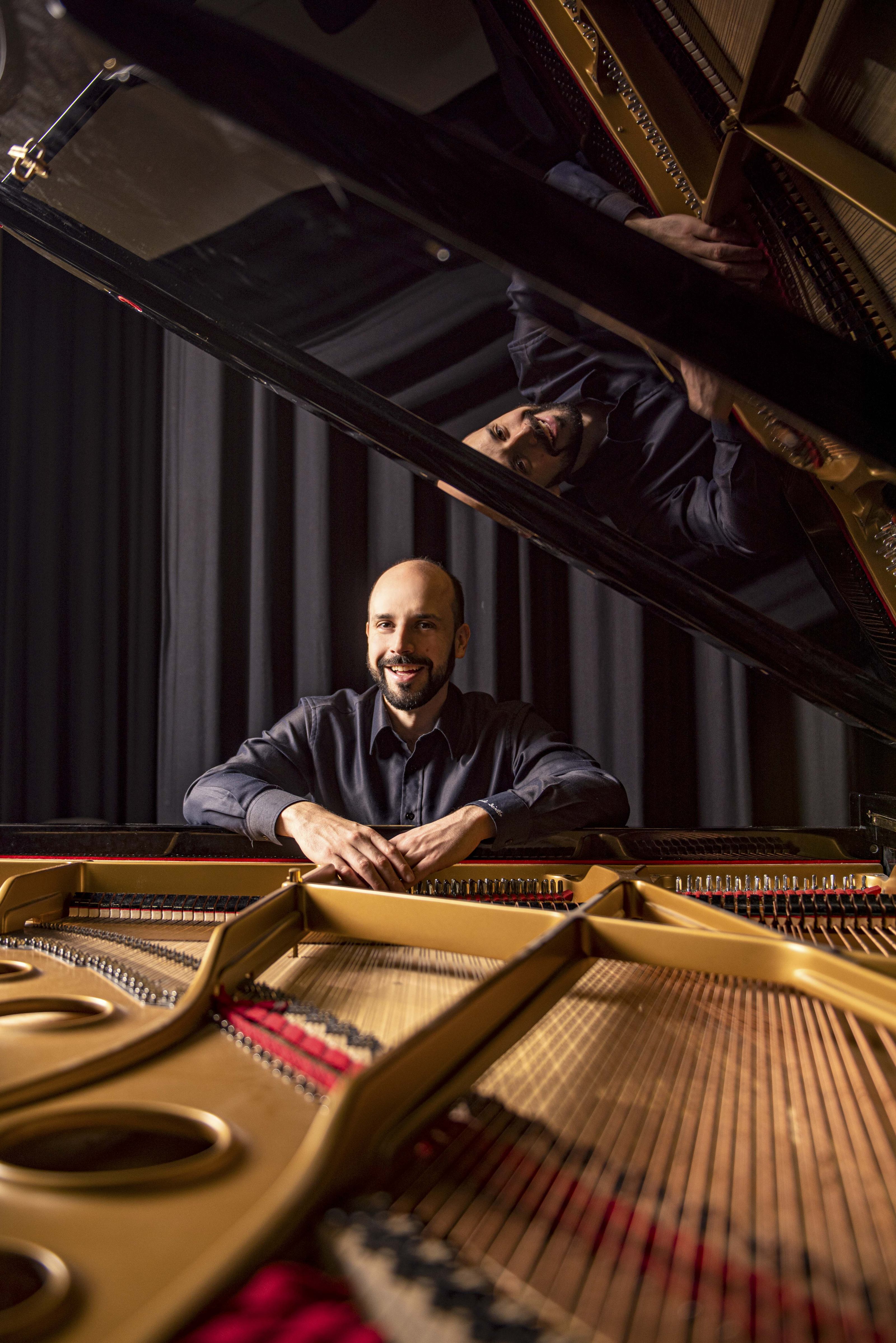 Claude Diallo at the grand piano